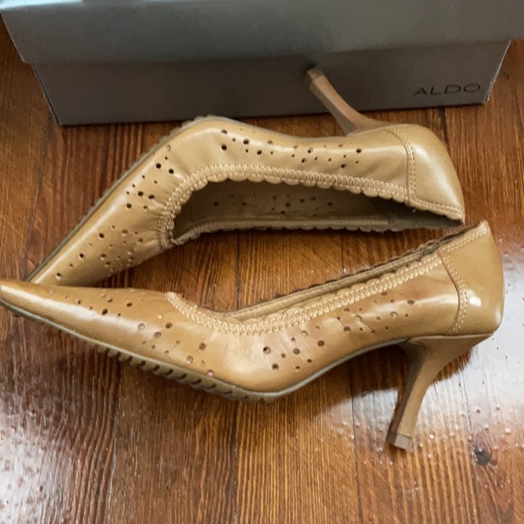 Aldo Vevina Pointy Toe Leather Heels - Picture 4 of 7